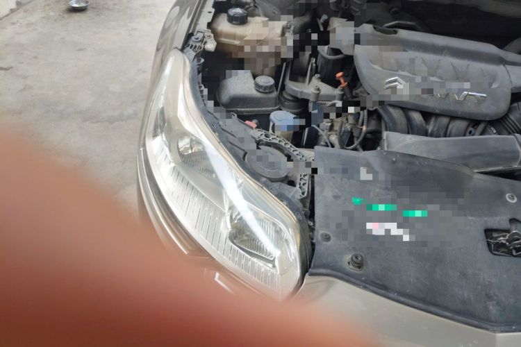 Used Citroen C5 2012 2.0L Automatic Luxury Edition Engine Bay Right