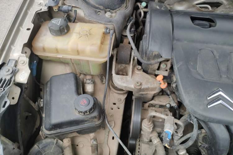 Used Citroen C5 2012 2.0L Automatic Luxury Edition Engine Bay Right