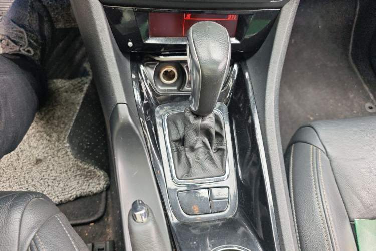 Used Citroen C5 2012 2.3L Automatic Zunyu Version Gear Lever