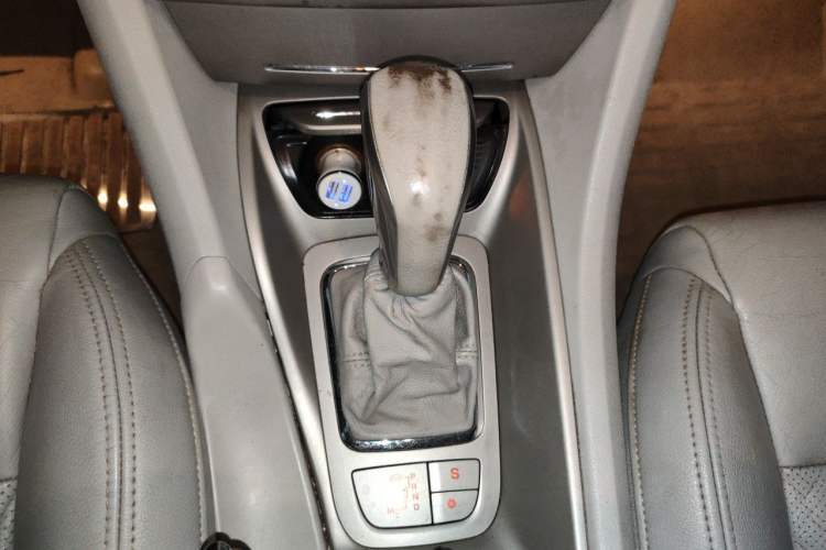 Used Citroen C5 2012 2.0L Automatic Luxury Edition Gear Lever