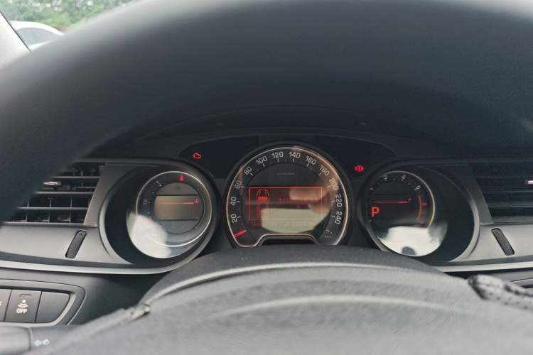 Used Citroen C5 2012 2.3L Automatic Zunyu Version Instrument Cluster