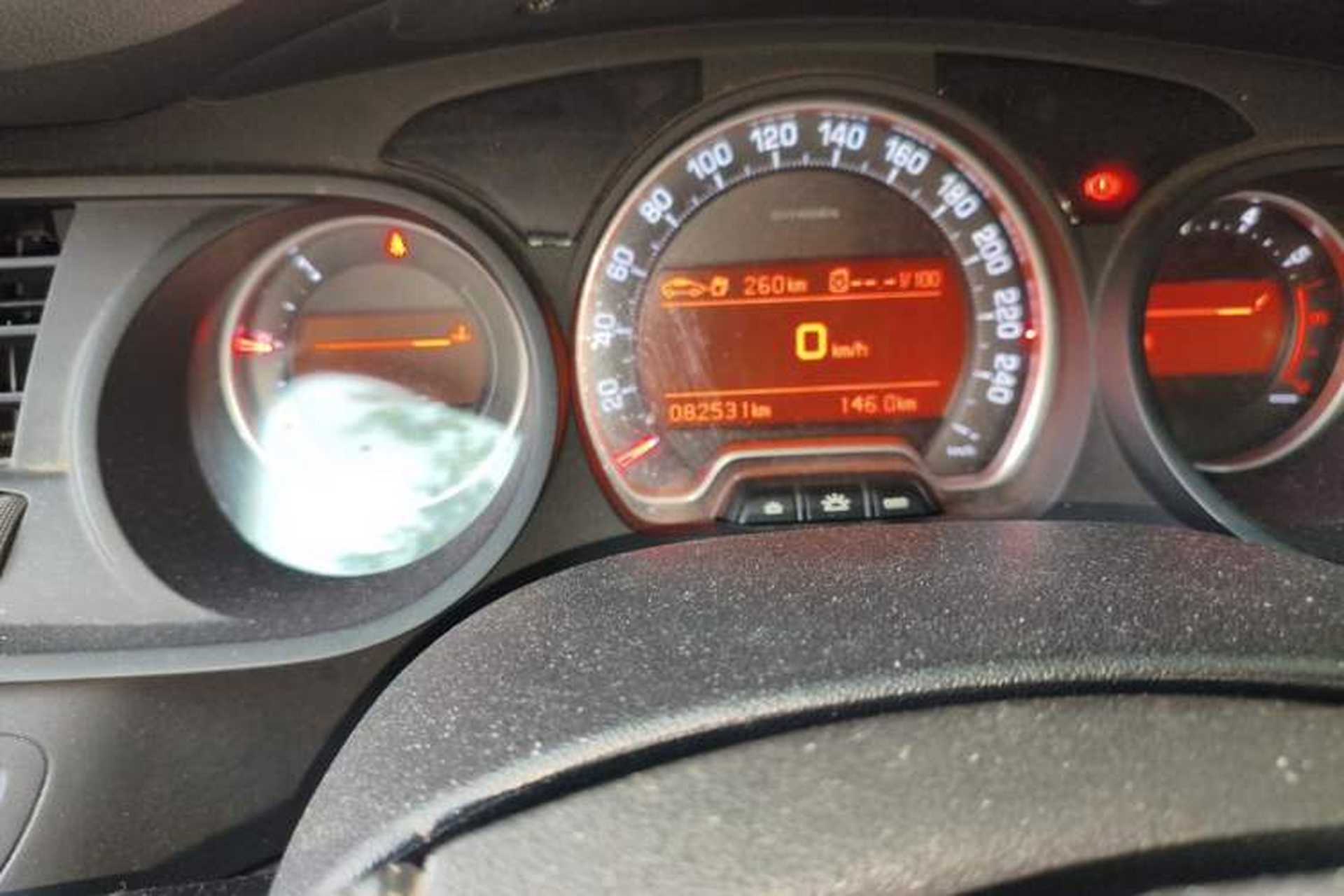 Used Citroen C5 2012 2.0L Automatic Luxury Edition Odometer Close Up