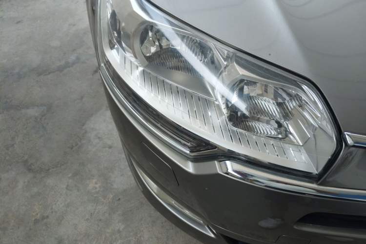 Used Citroen C5 2012 2.0L Automatic Luxury Edition Right Front Headlight