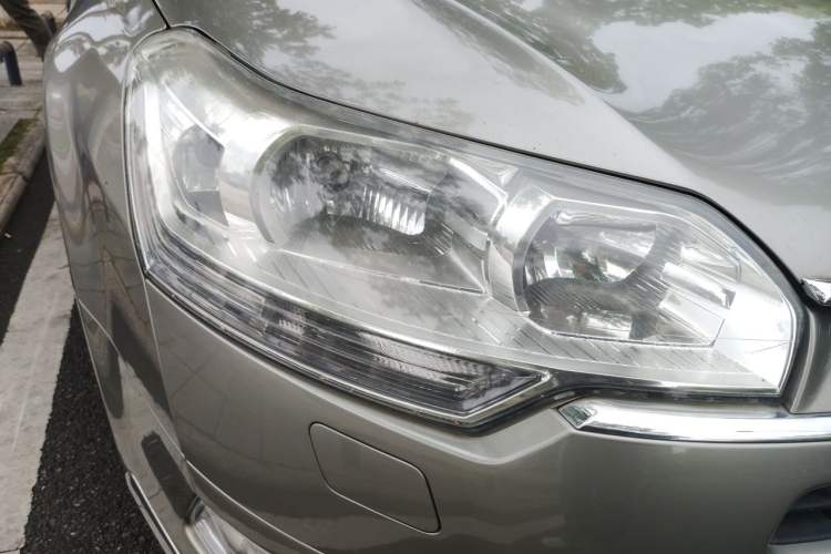 Used Citroen C5 2012 2.0L Automatic Luxury Edition Right Front Headlight