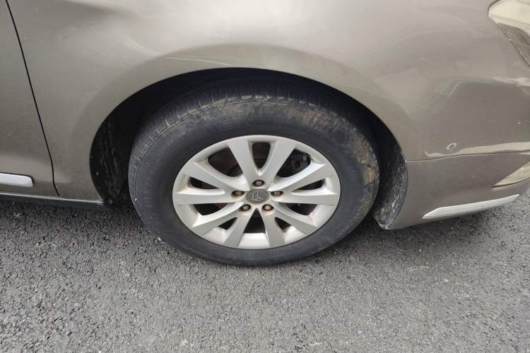 Used Citroen C5 2012 2.0L Automatic Luxury Edition Right Front Wheel Hub