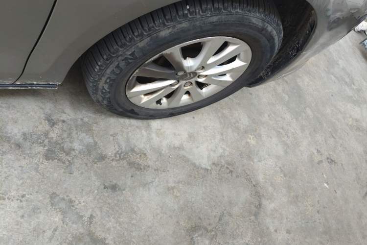 Used Citroen C5 2012 2.0L Automatic Luxury Edition Right Front Wheel Hub