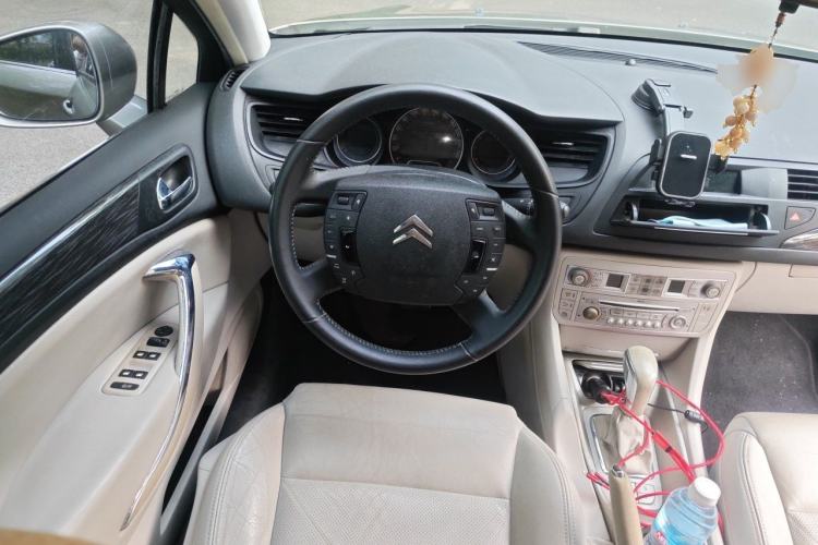 Used Citroen C5 2012 2.0L Automatic Luxury Edition Steering Wheel