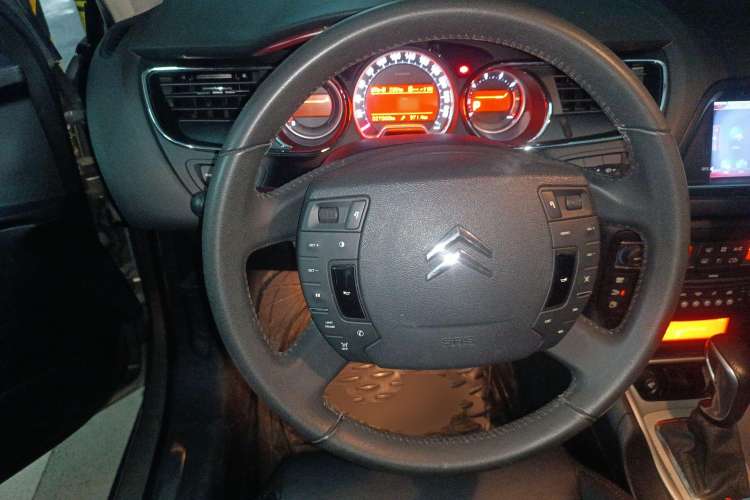 Used Citroen C5 2012 2.0L Automatic Luxury Edition Steering Wheel