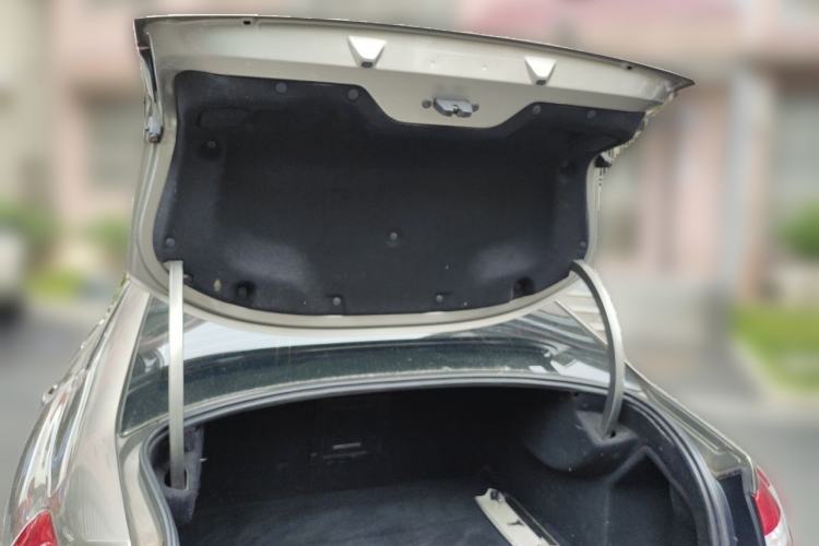 Used Citroen C5 2012 2.0L Automatic Luxury Edition Trunk
