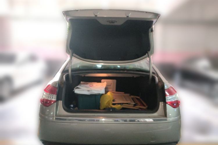 Used Citroen C5 2012 2.0L Automatic Luxury Edition Trunk