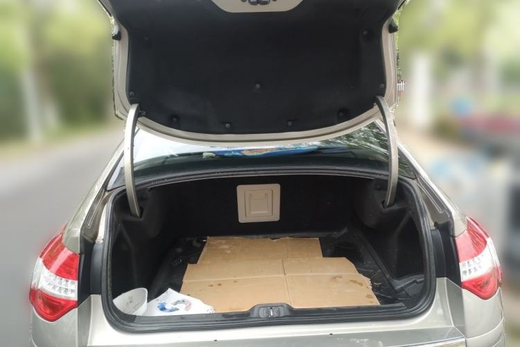 Used Citroen C5 2012 2.0L Automatic Luxury Edition Trunk