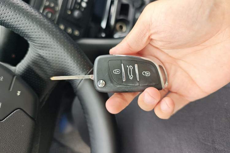 Used Citroen C5 2012 2.3L Automatic Zunyu Version Vehicle Key
