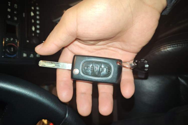 Used Citroen C5 2012 2.3L Automatic Zunyu Version Vehicle Key
