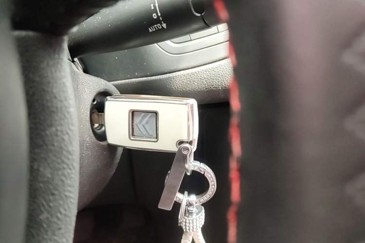 Used Citroen C5 2012 2.3L Automatic Zunyu Version Vehicle Key
