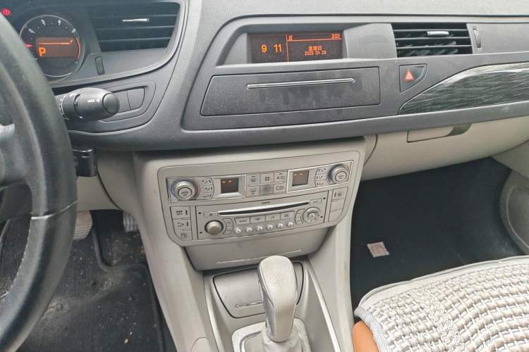 Used Citroen C5 2012 2.0L Automatic Luxury Edition Audio And AC Panel