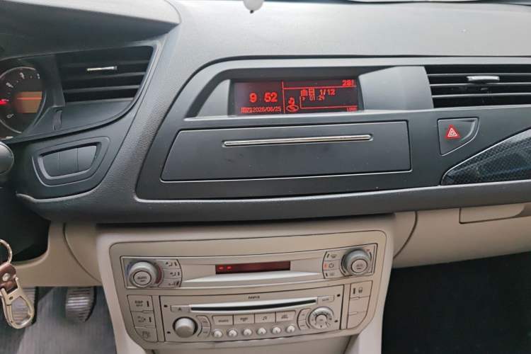 Used Citroen C5 2012 2.0L Manual Comfort Version Audio And AC Panel