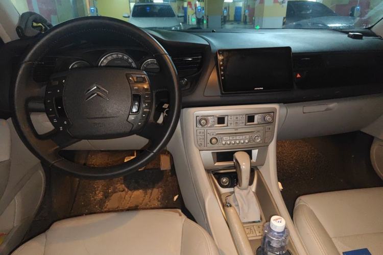 Used Citroen C5 2012 2.0L Automatic Luxury Edition Center Console
