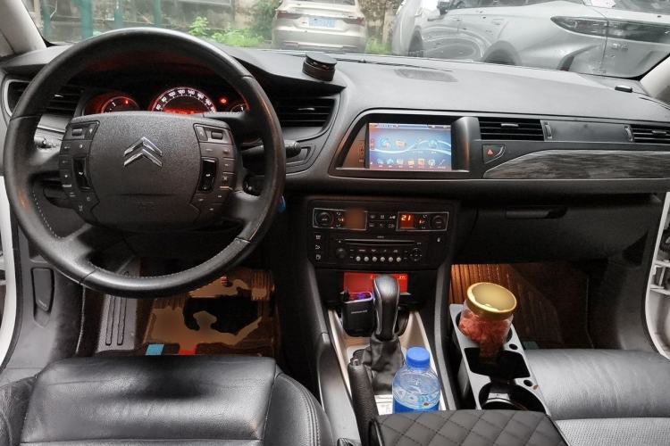 Used Citroen C5 2012 2.0L Automatic Luxury Edition Center Console