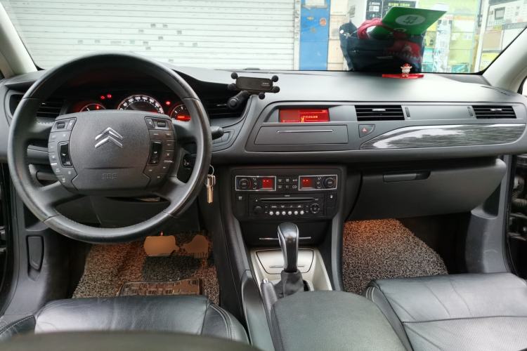 Used Citroen C5 2012 2.0L Automatic Luxury Edition Center Console