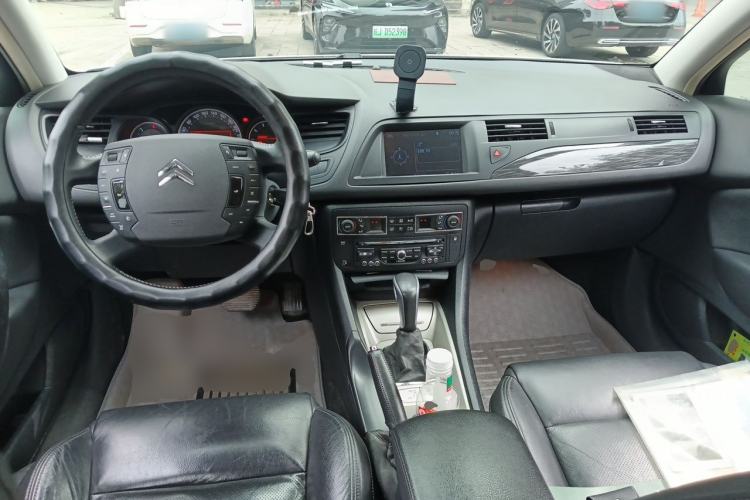 Used Citroen C5 2012 2.3L Automatic Zunyu Version Center Console