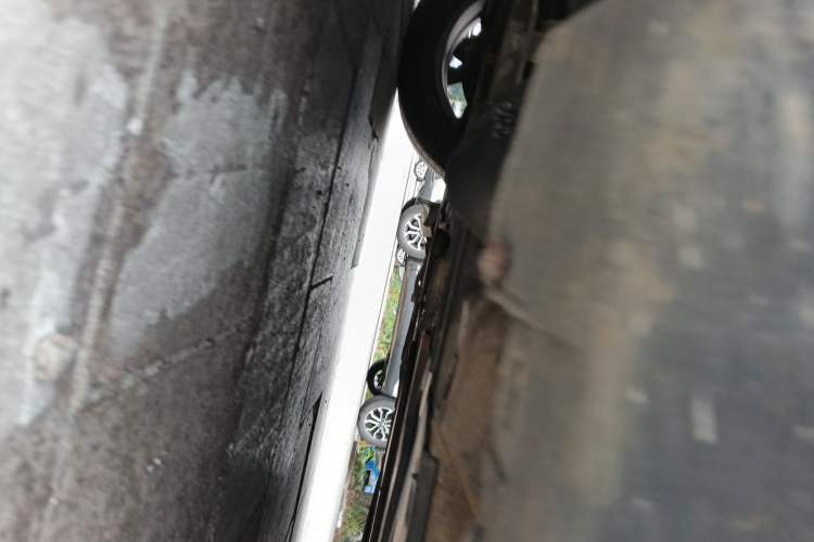 Used Citroen C5 2012 2.3L Automatic Zunyu Version Chassis Front Left
