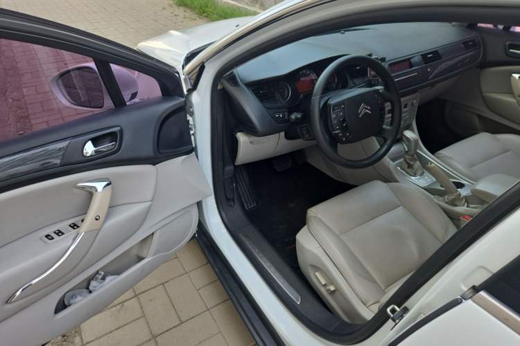 Used Citroen C5 2012 2.0L Automatic Luxury Edition Driver Seat