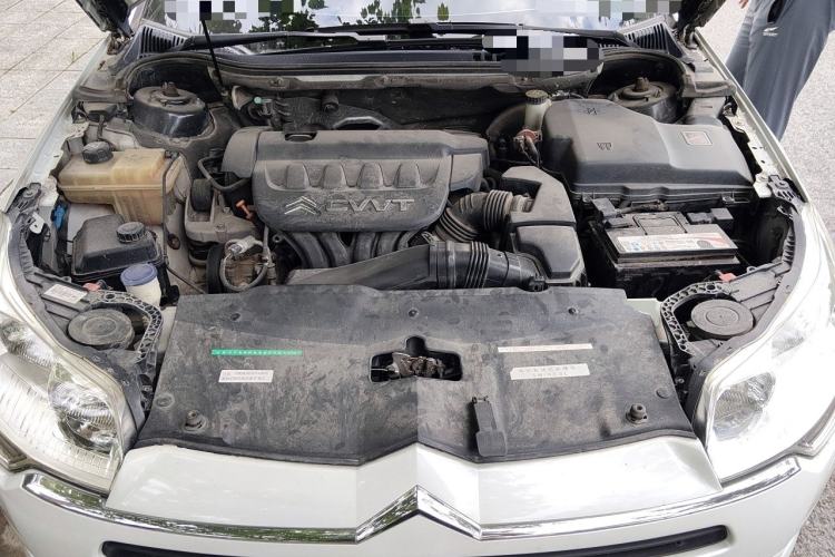 Used Citroen C5 2012 2.0L Manual Comfort Version Engine Bay