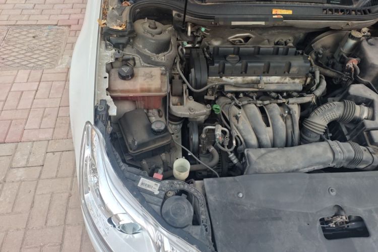 Used Citroen C5 2012 2.3L Automatic Luxury Version Engine Bay Right