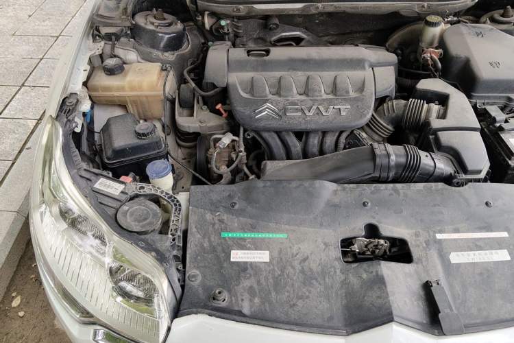Used Citroen C5 2012 2.0L Manual Comfort Version Engine Bay Right