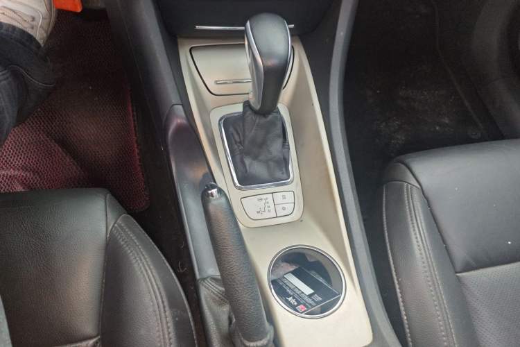 Used Citroen C5 2012 2.3L Automatic Luxury Version Gear Lever