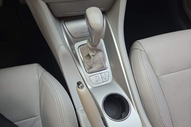 Used Citroen C5 2012 2.0L Automatic Luxury Edition Gear Lever