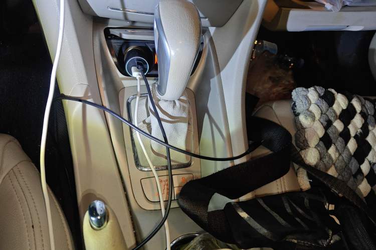 Used Citroen C5 2012 2.0L Automatic Luxury Edition Gear Lever