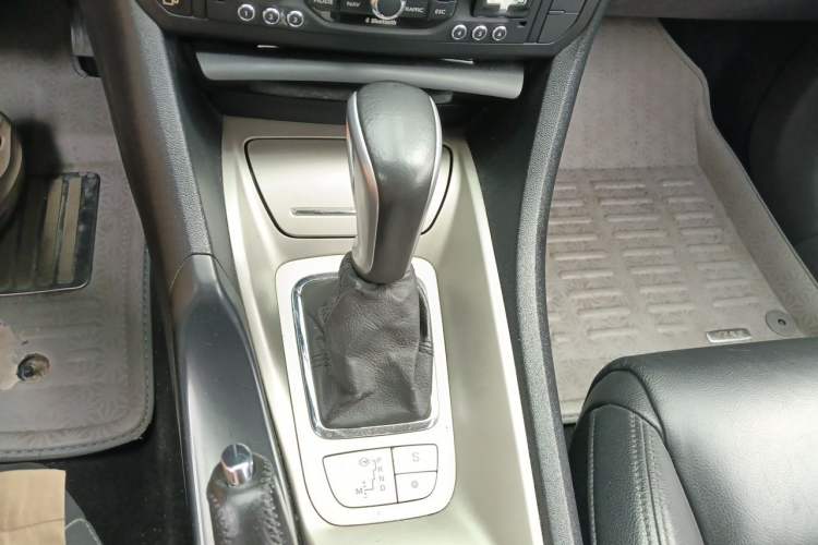 Used Citroen C5 2012 2.3L Automatic Zunyu Version Gear Lever