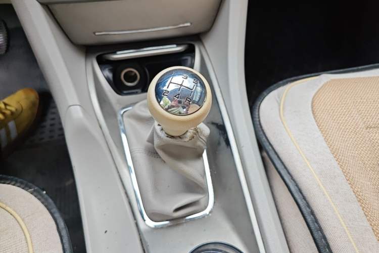 Used Citroen C5 2012 2.0L Manual Comfort Version Gear Lever