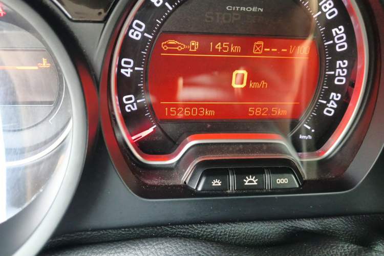 Used Citroen C5 2012 2.3L Automatic Zunyu Version Odometer Close Up