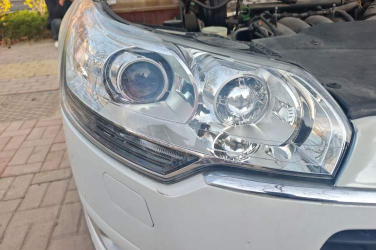 Used Citroen C5 2012 2.3L Automatic Luxury Version Right Front Headlight