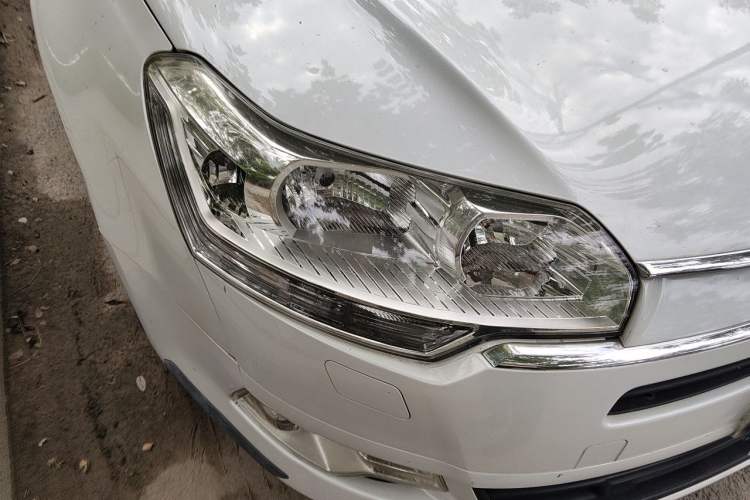Used Citroen C5 2012 2.0L Manual Comfort Version Right Front Headlight