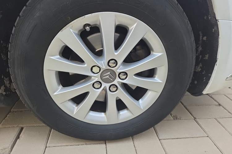 Used Citroen C5 2012 2.0L Automatic Luxury Edition Right Front Wheel Hub