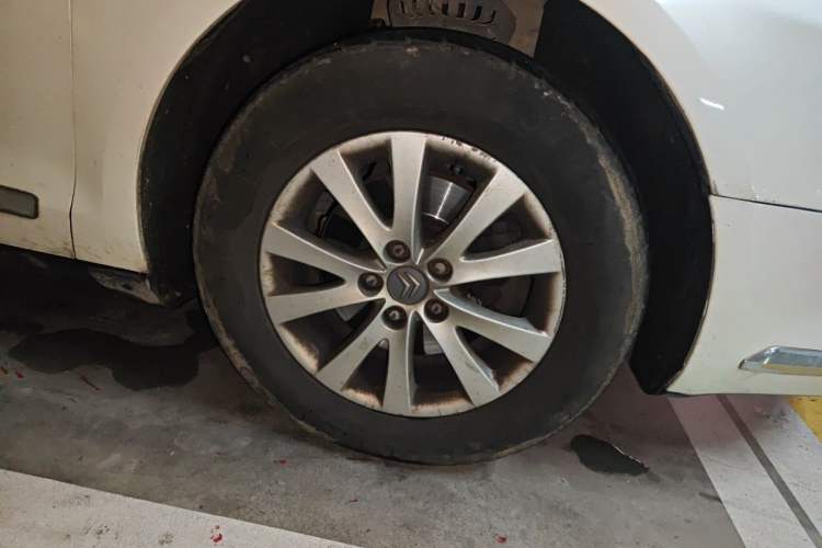 Used Citroen C5 2012 2.0L Automatic Luxury Edition Right Front Wheel Hub
