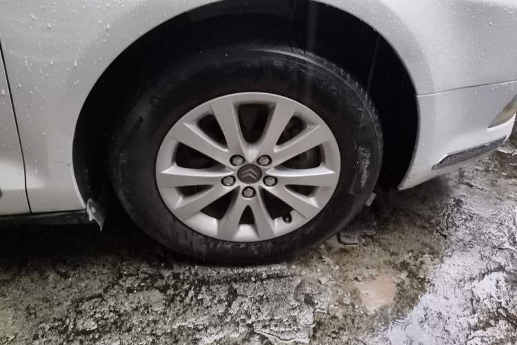 Used Citroen C5 2012 2.0L Automatic Luxury Edition Right Front Wheel Hub