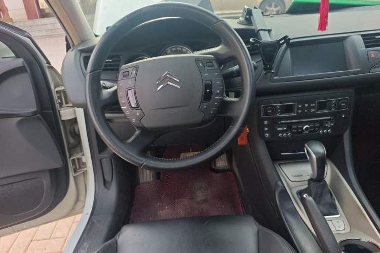 Used Citroen C5 2012 2.3L Automatic Luxury Version Steering Wheel