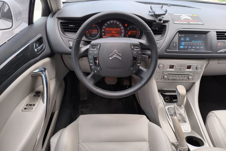 Used Citroen C5 2012 2.0L Automatic Luxury Edition Steering Wheel
