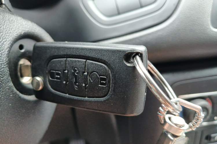 Used Citroen C5 2012 2.3L Automatic Zunyu Version Vehicle Key