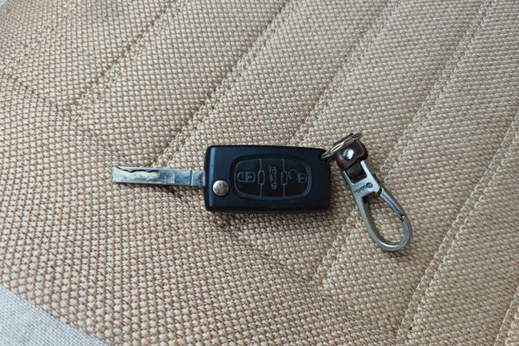 Used Citroen C5 2012 2.0L Manual Comfort Version Vehicle Key