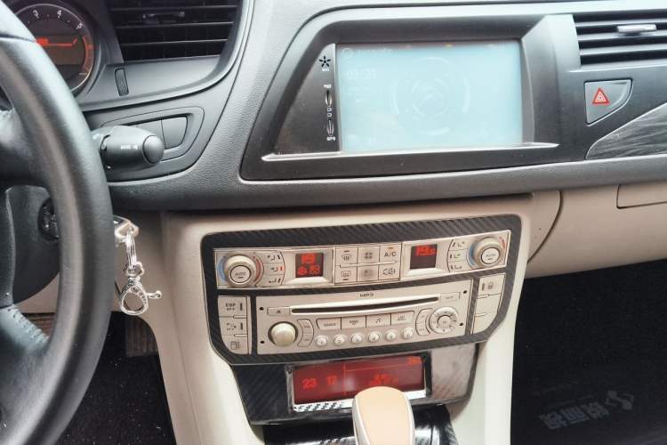 Used Citroen C5 2012 2.0L Automatic Luxury Edition Audio And AC Panel