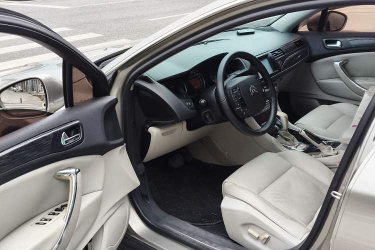 Used Citroen C5 2012 2.0L Automatic Luxury Edition Driver Seat