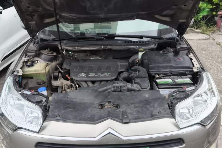 Used Citroen C5 2012 2.0L Automatic Luxury Edition Engine Bay