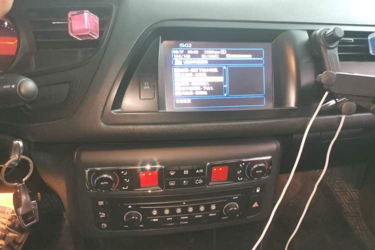 Used Citroen C5 2013 2.3L Automatic Prestige Edition Audio And AC Panel
