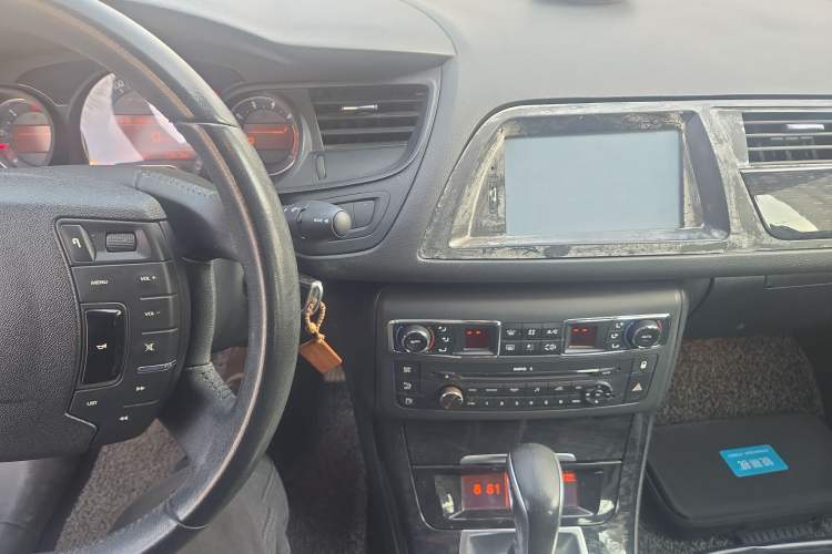 Used Citroen C5 2013 2.0L Automatic Luxury Model Audio And AC Panel