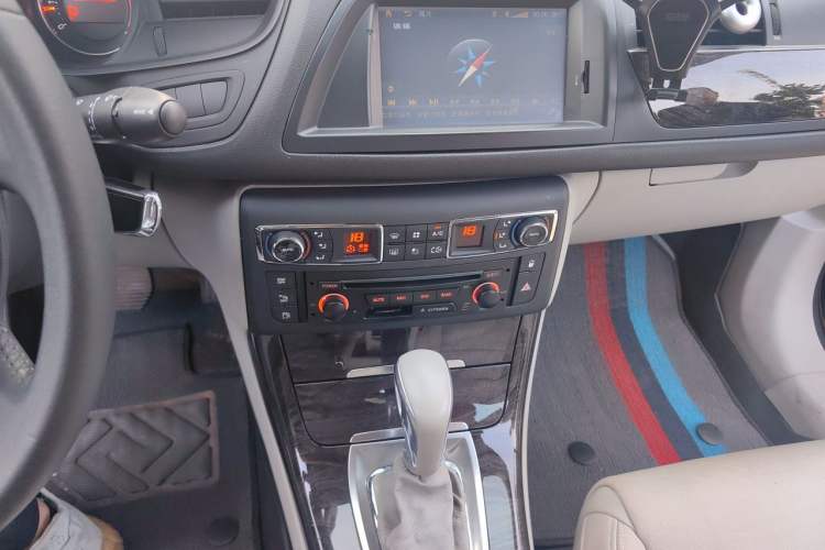 Used Citroen C5 2013 2.3L Automatic Zunyu Model Audio And AC Panel